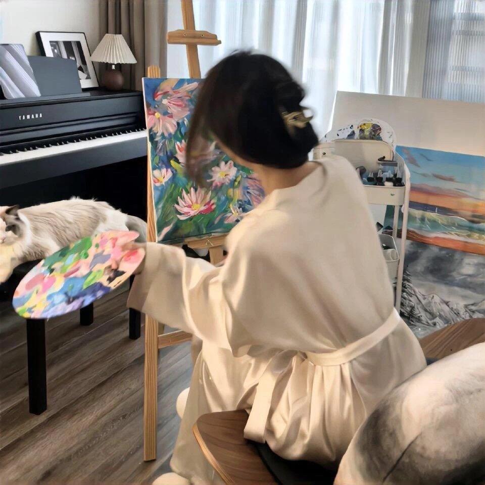 哩哩 💕