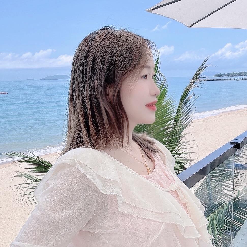 只吃草莓尖尖🍓