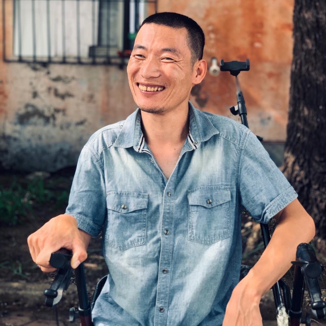阳光小东☀️