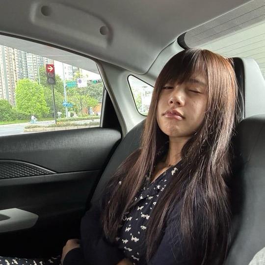 小萝莉课代表哼