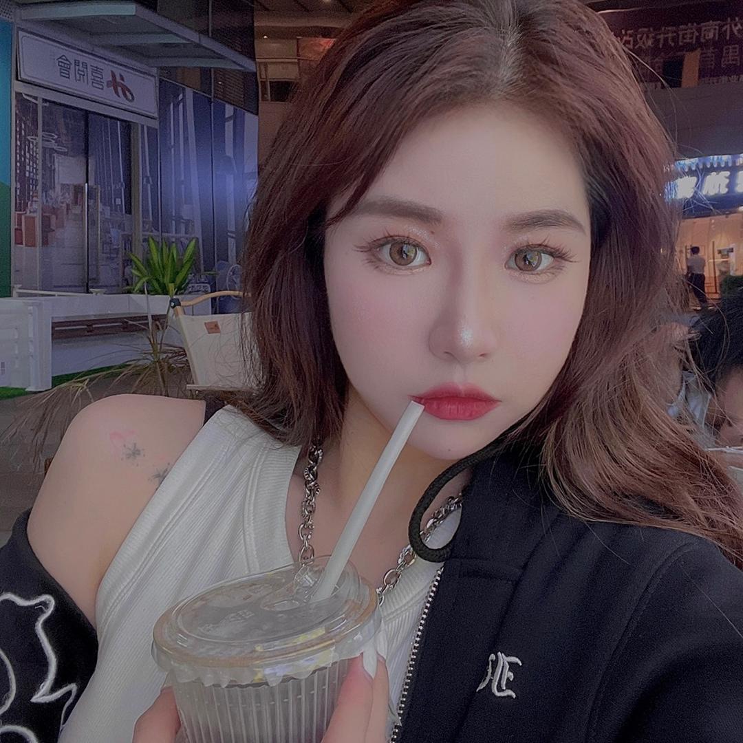 挞挞服饰穿搭