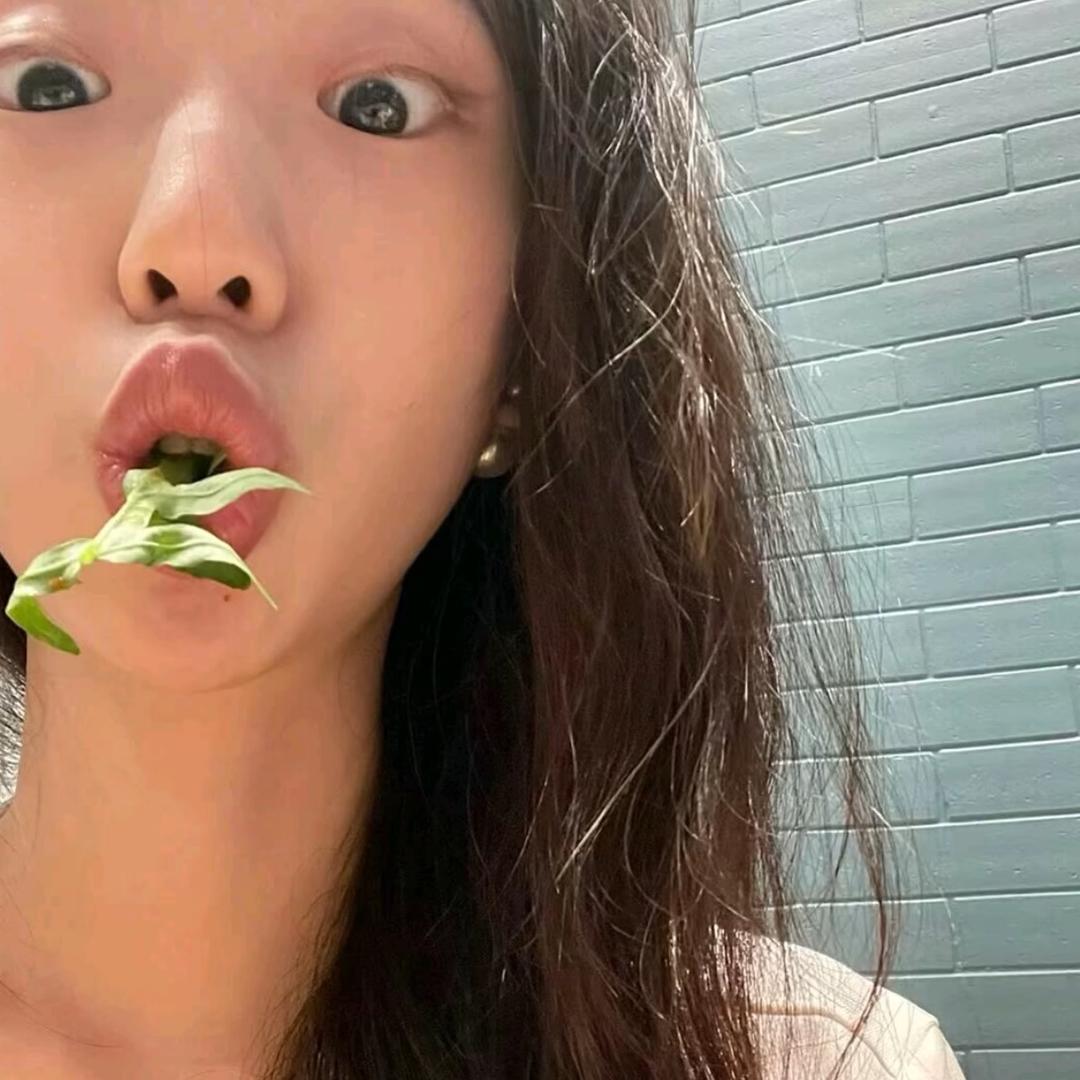 洛