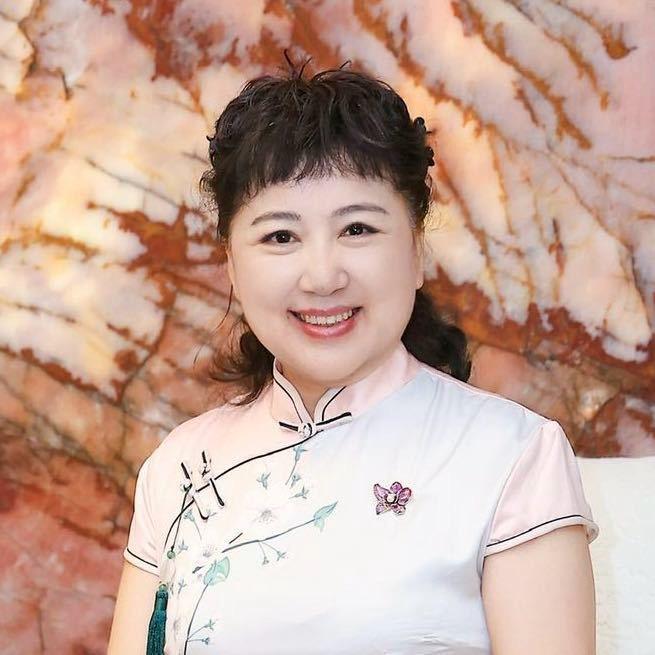 苗苗@我在四合院里等您