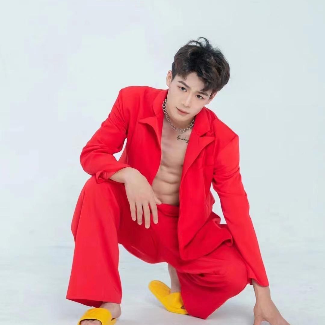 东仔旋转街舞