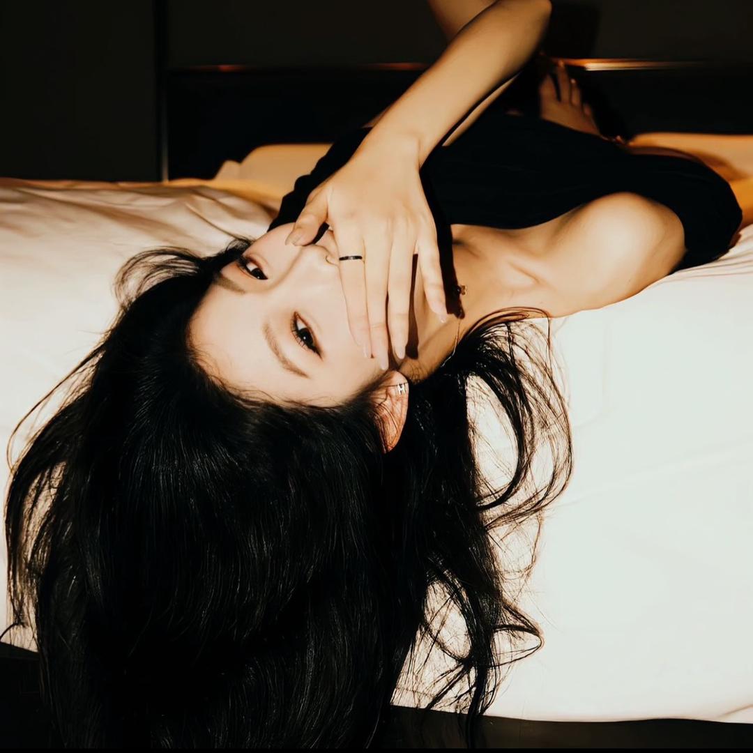 23