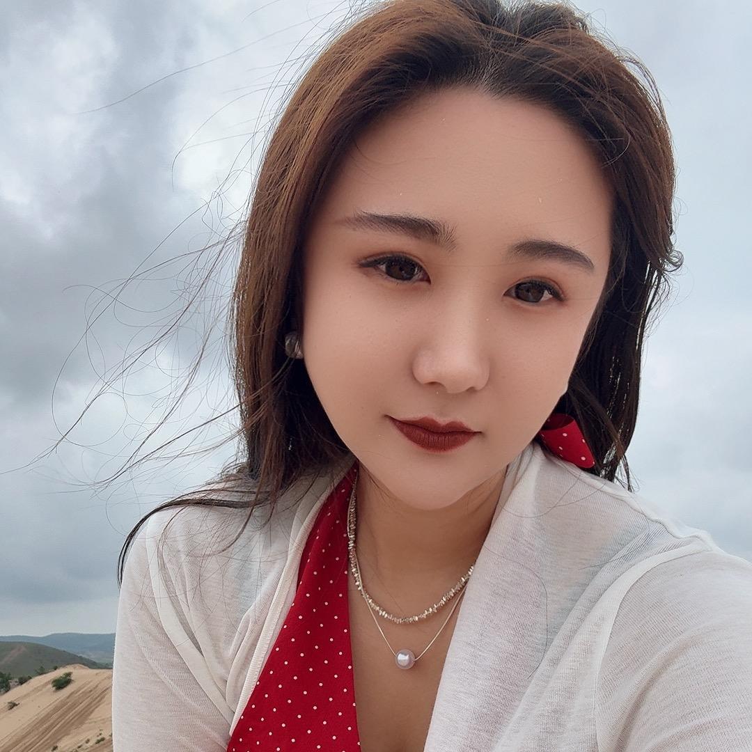 卡车妹妹自卸翻斗车