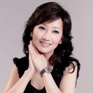 时尚减龄妈妈装！