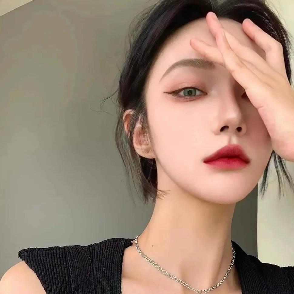 长着一张乖乖脸无奈心底玩野