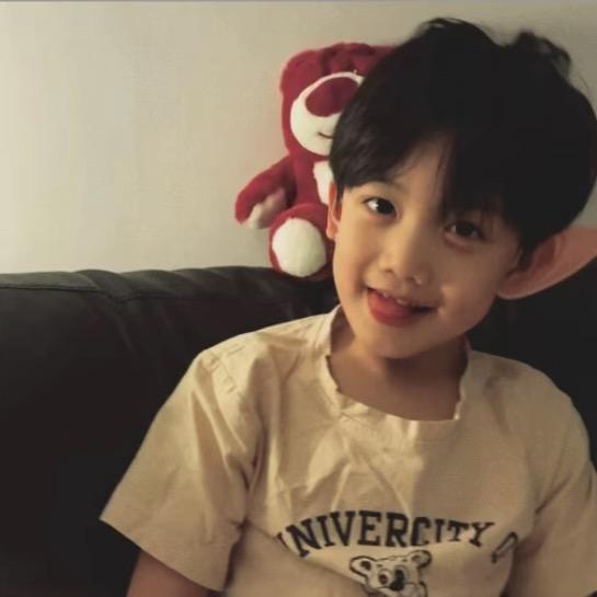 八十岁绝经老母蟑螂总裁对我一见钟