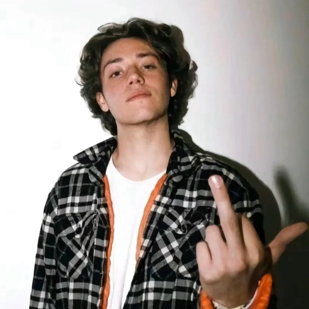 昆明蹦迪小王子💸