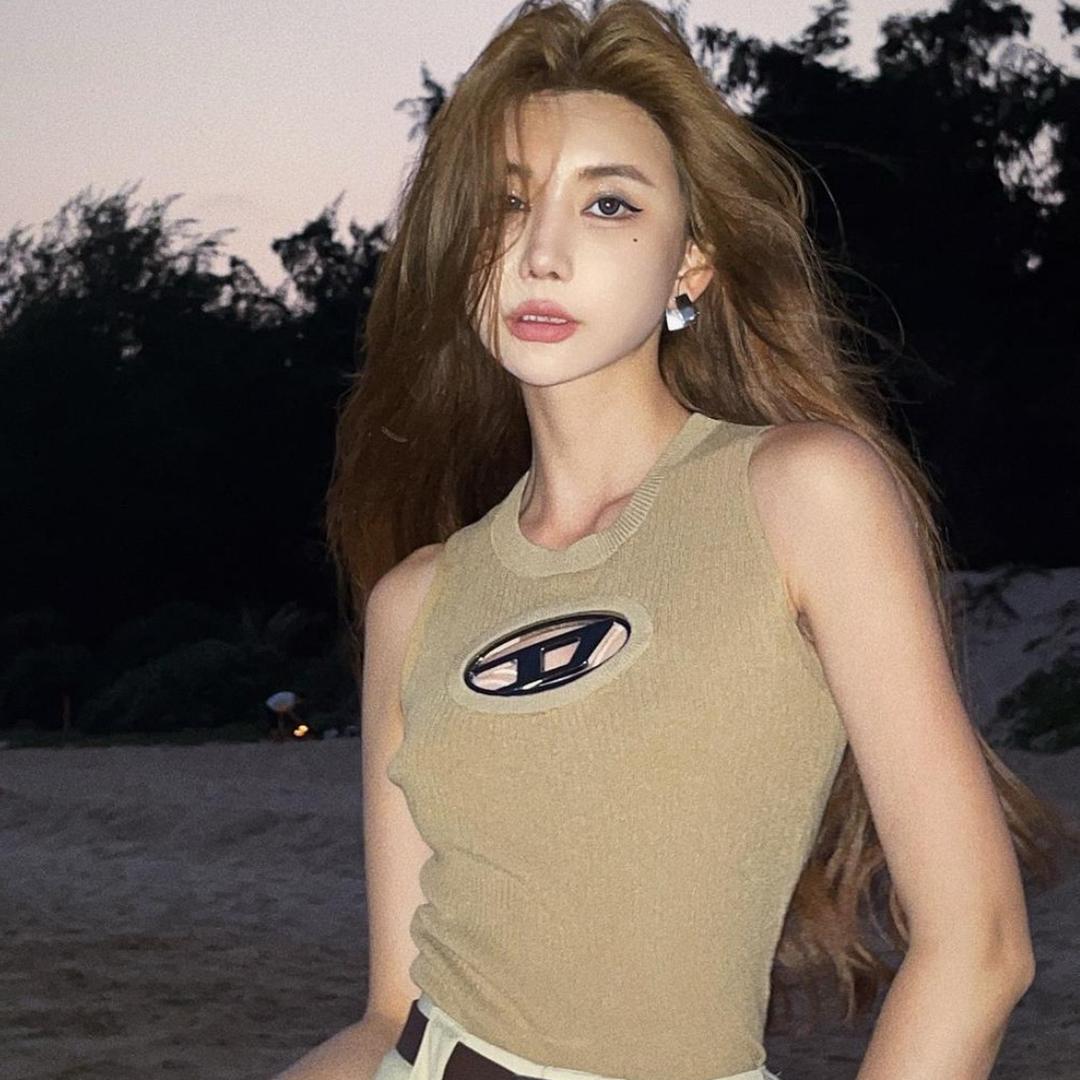 李李李婉君（爆款穿搭）