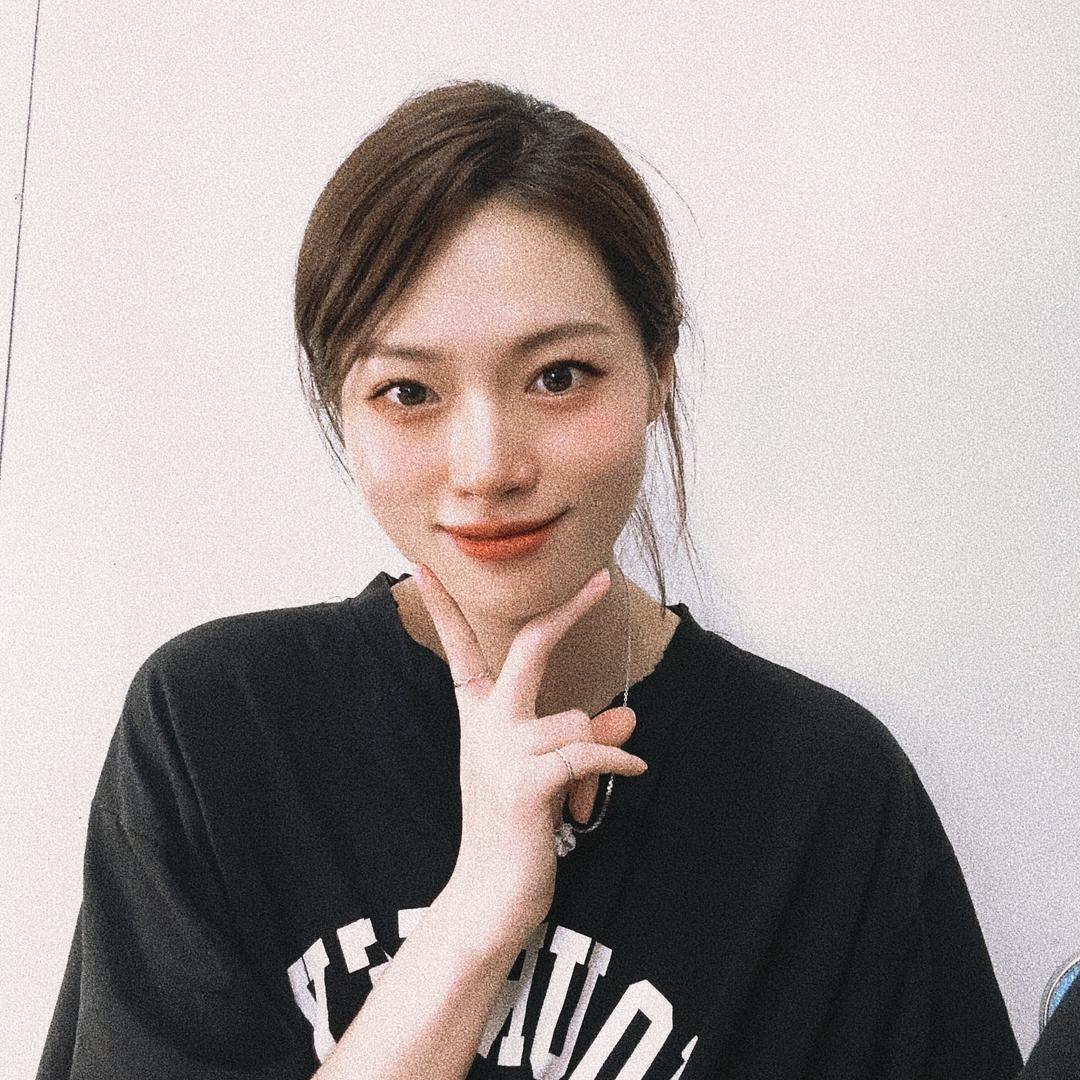 萌菲美女装旗舰店
