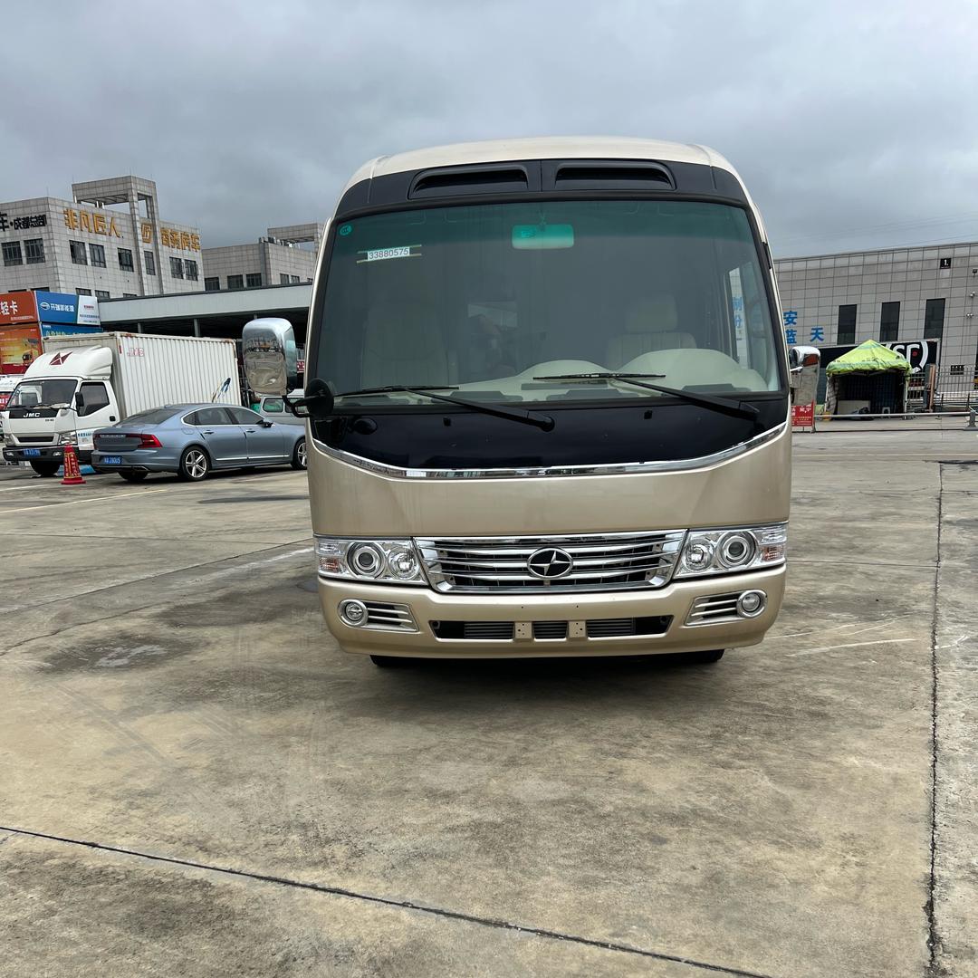 成都非凡匠人商务车改装厂