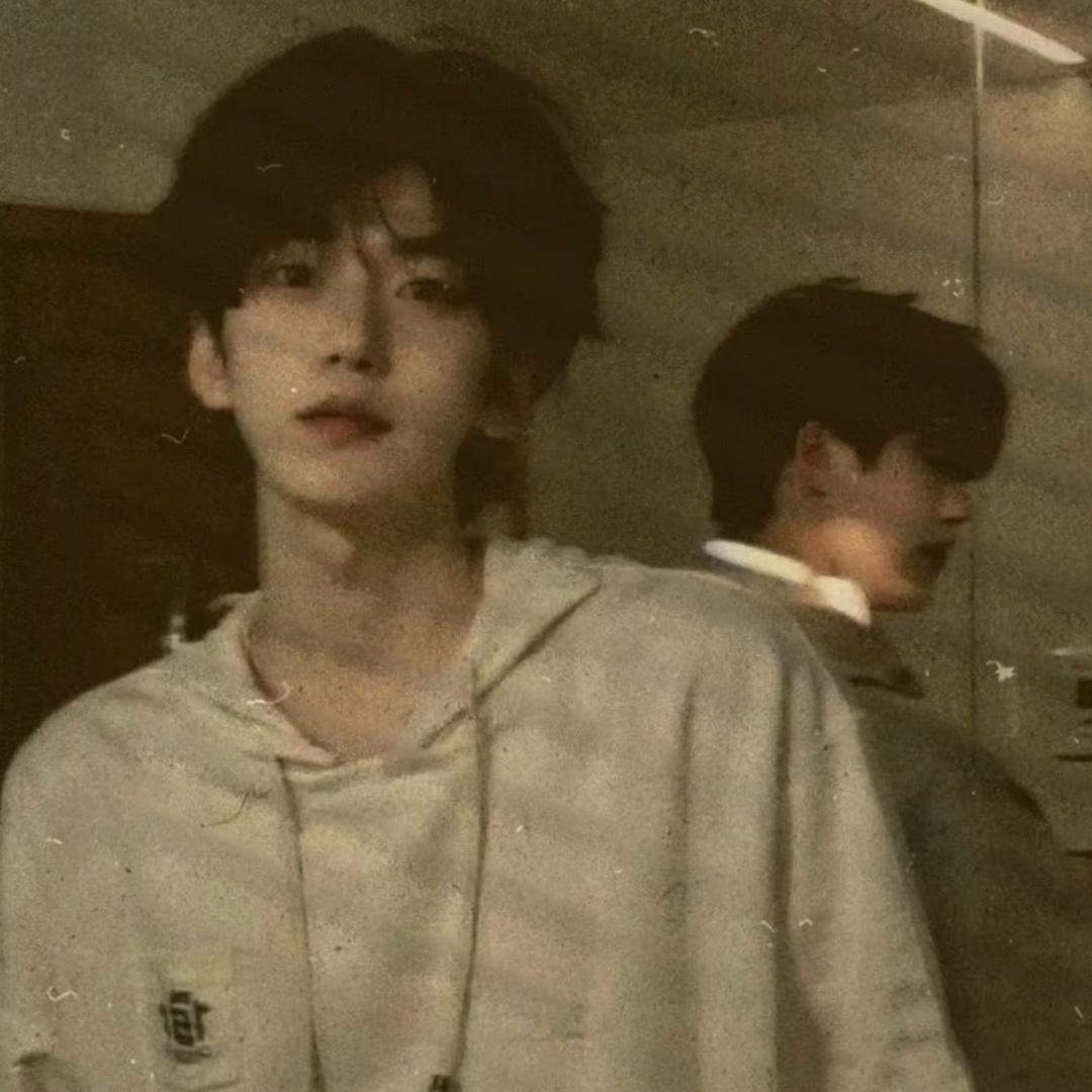 记得（笑一笑）