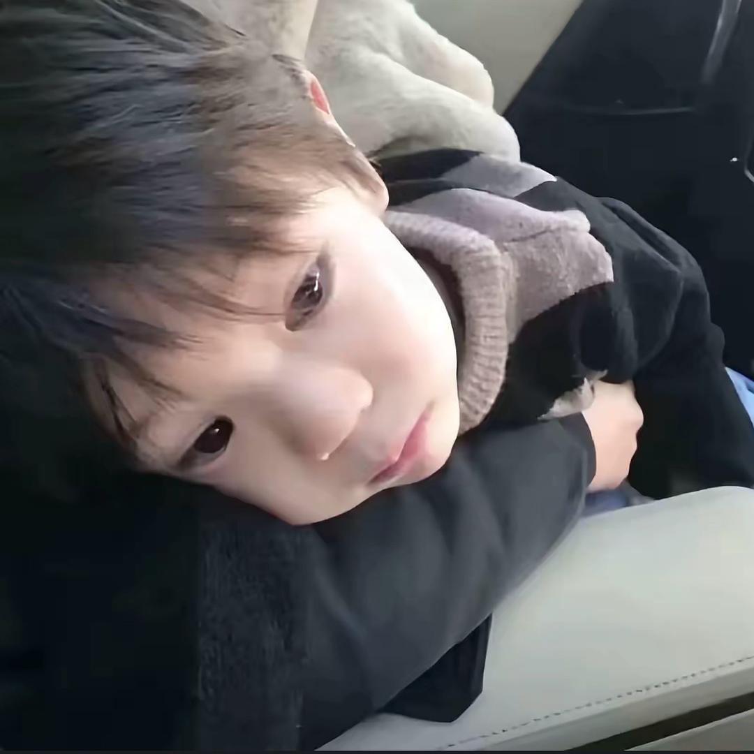 納个小孩