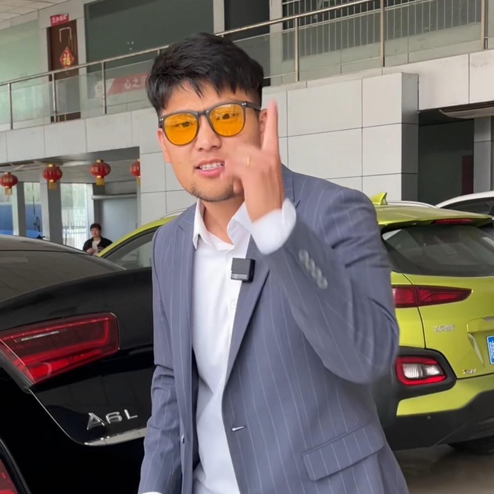 周口三哥团队黑孩二手车