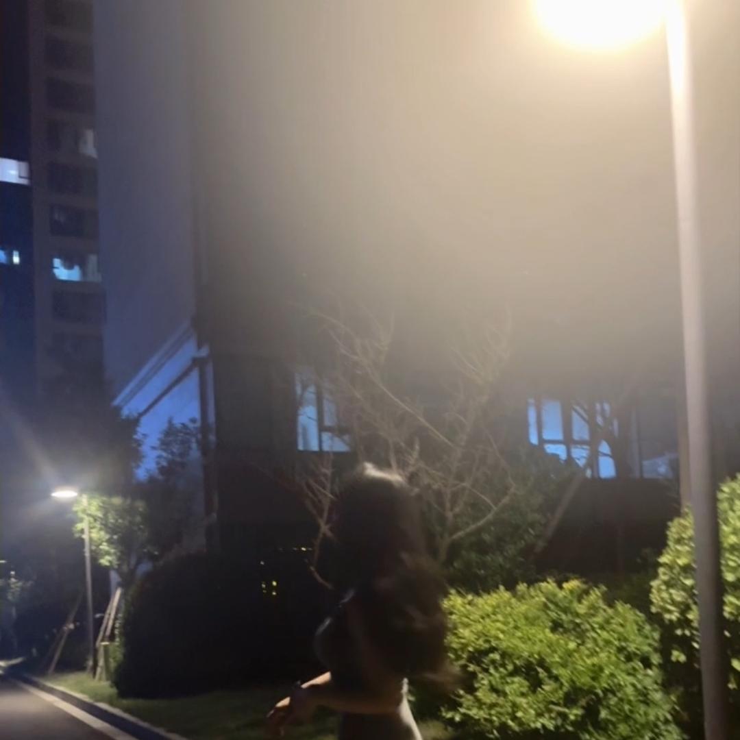 Y。美