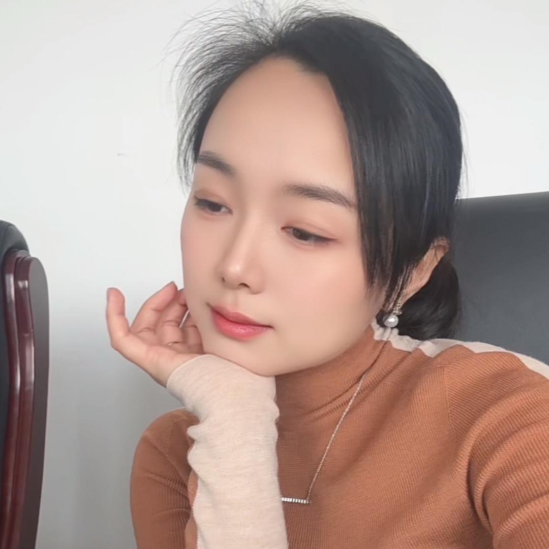 主持人吕满