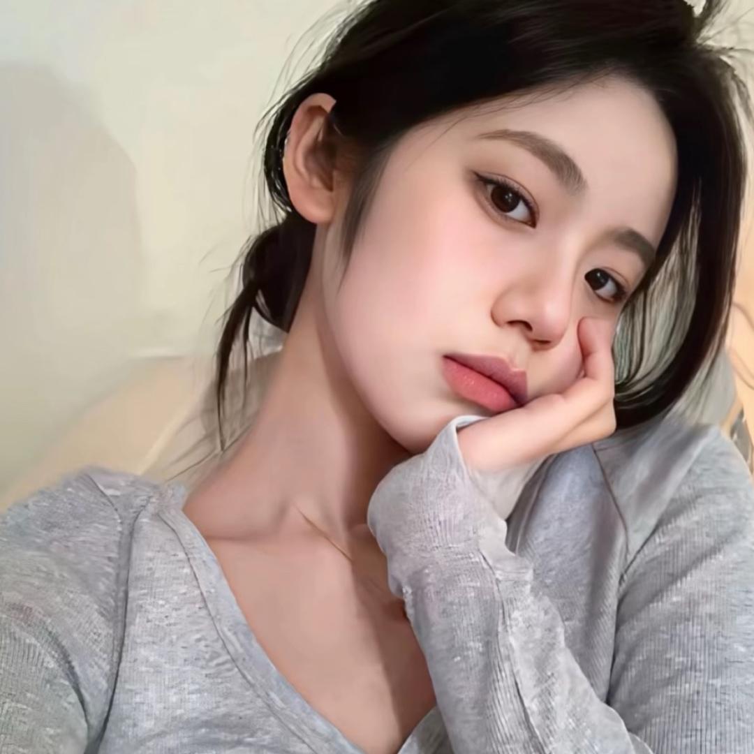 害羞的中年妇女