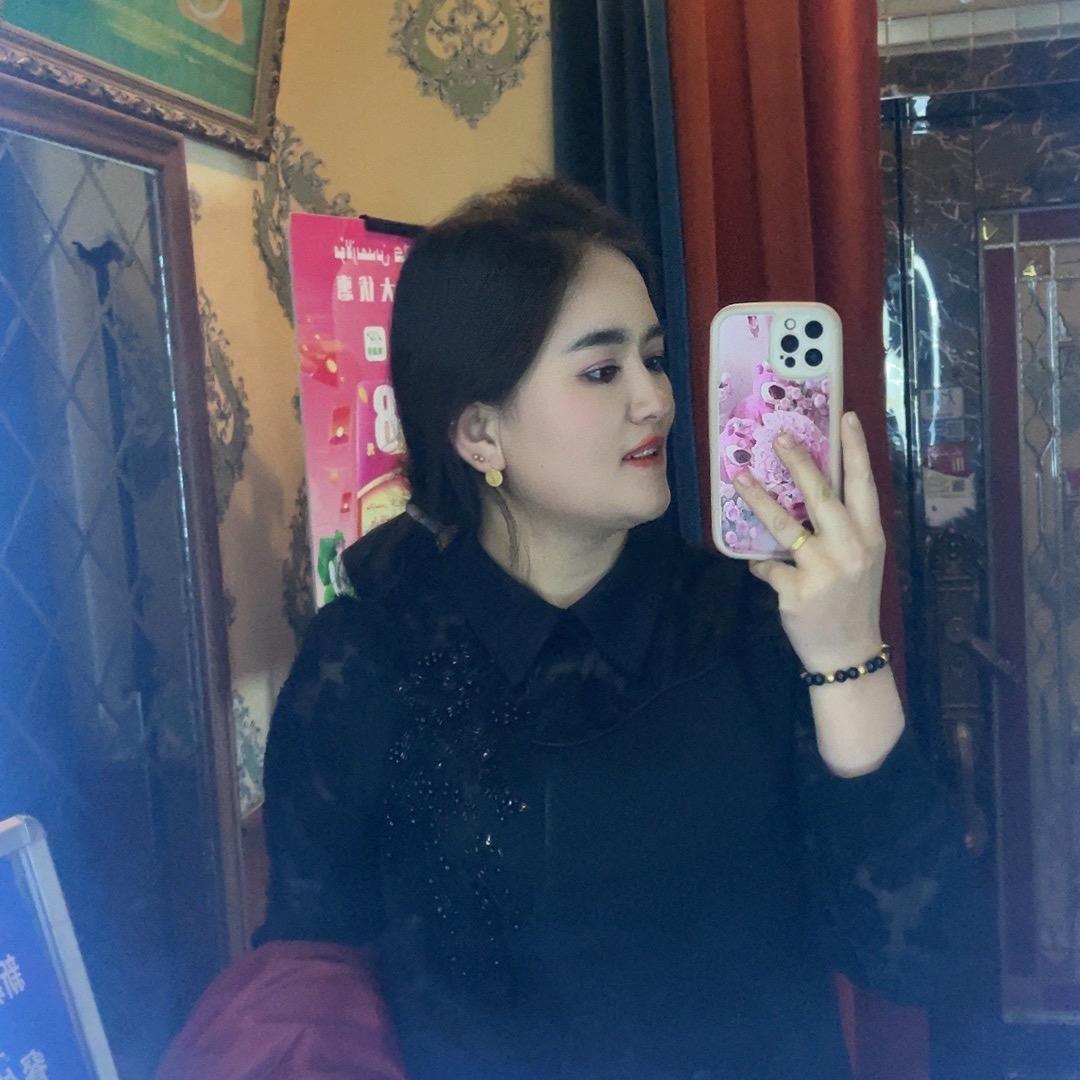 lusüwi $👩‍👩‍👧‍👧