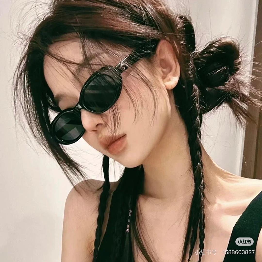 赧然.