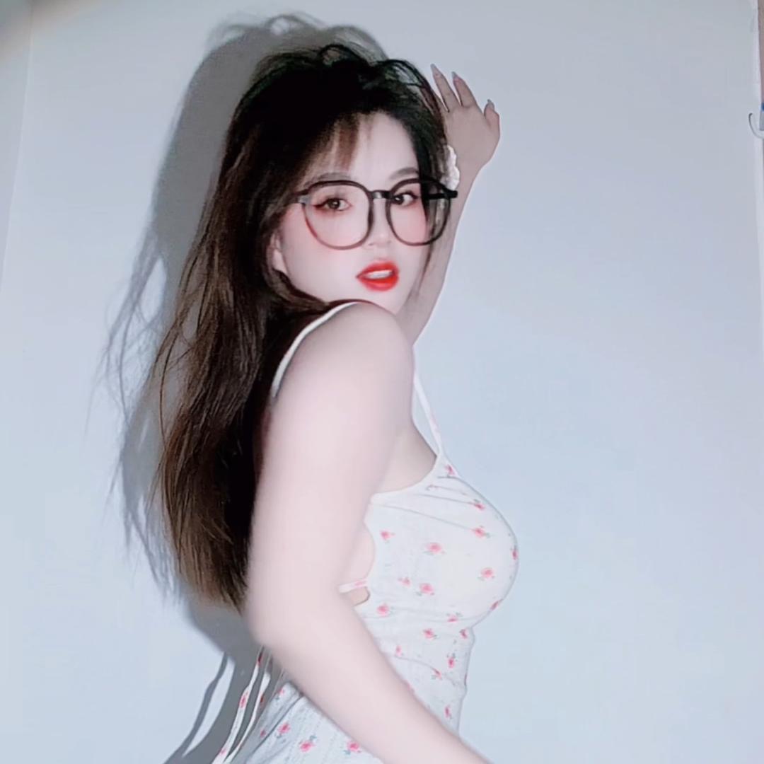 依依妹妹舞蹈💃
