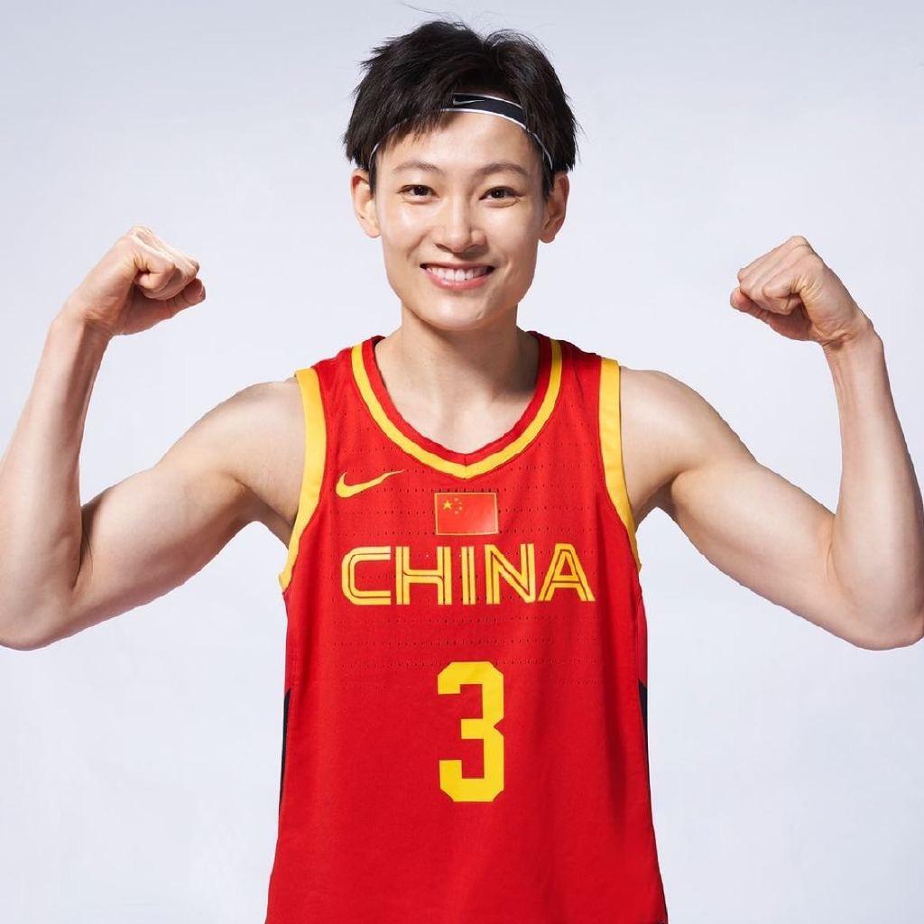 杨力维Yic🇨🇳中国女篮（粉丝团）