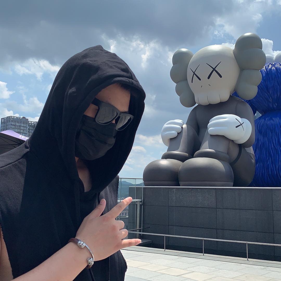 画一个姑娘陪着我💕