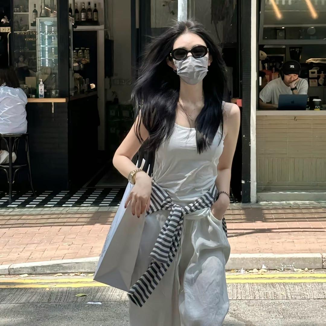 杨静轻奢女装(孝义店)