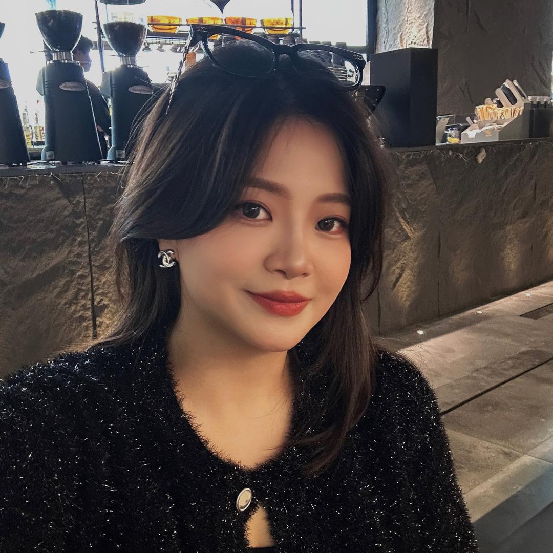 杨闪闪私服