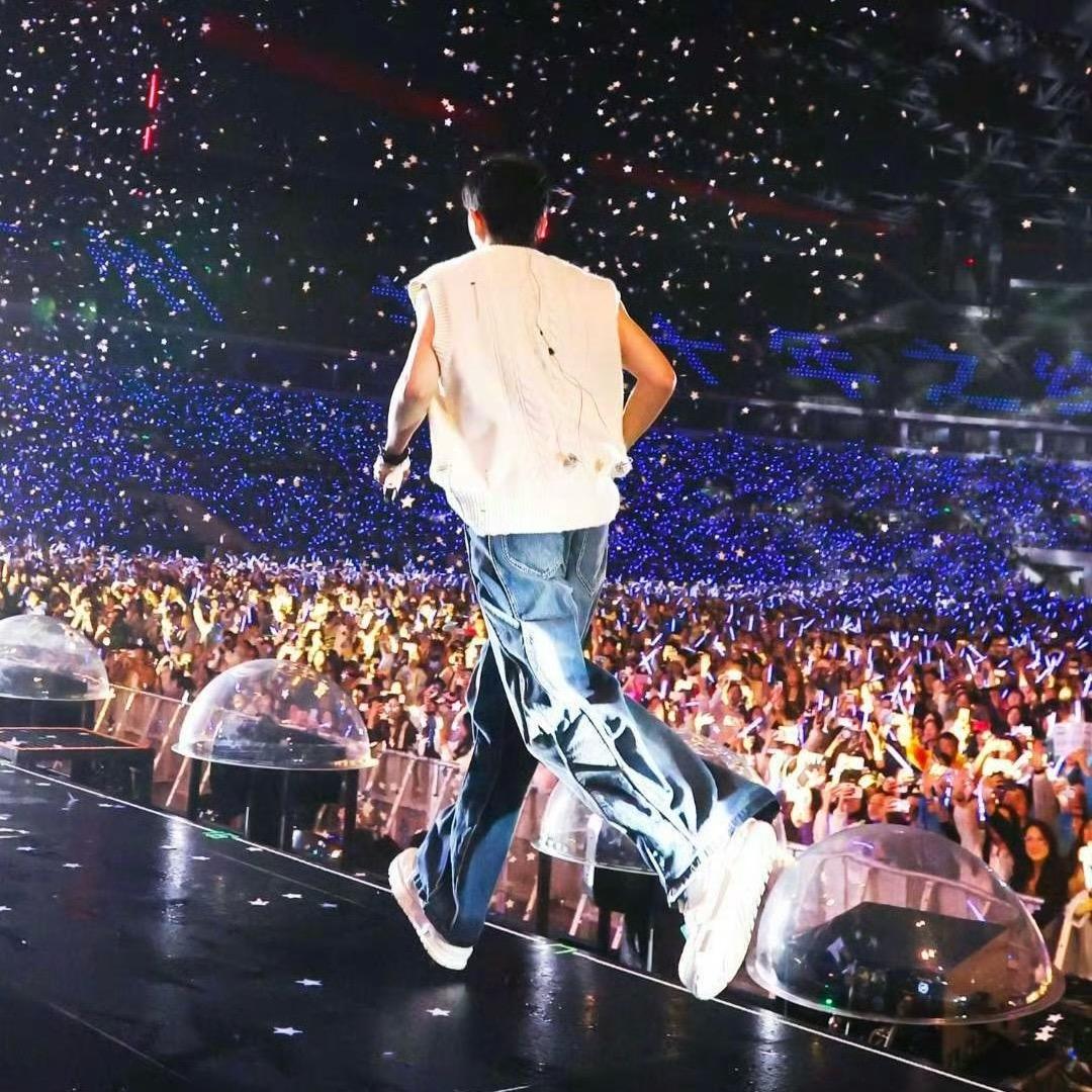 夜空中最亮的星。