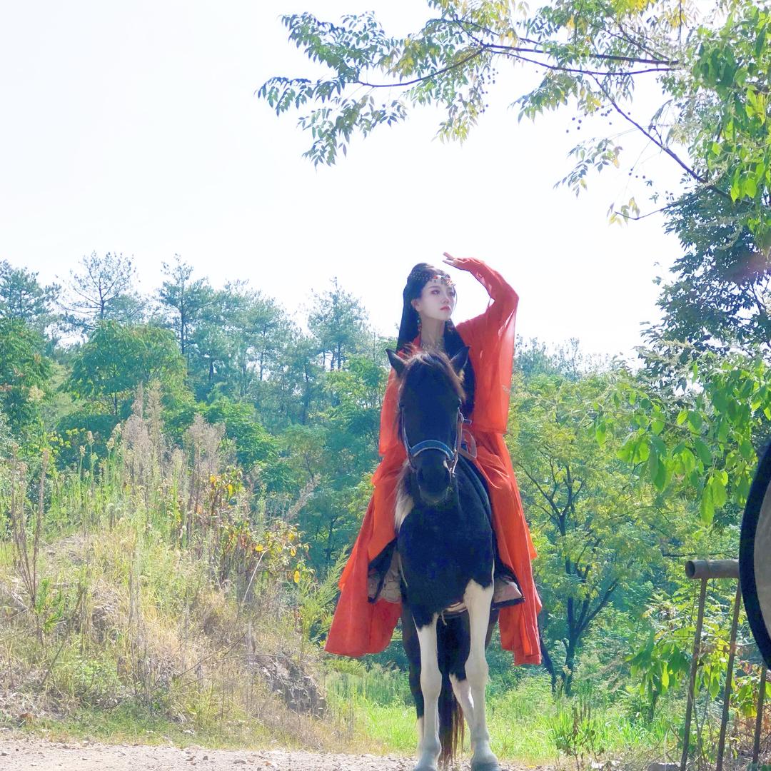 横店 演员    小狐狸🦊