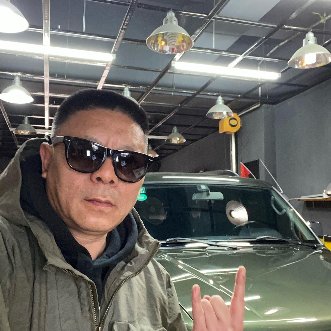 鹤岗车博士贴膜美容中心