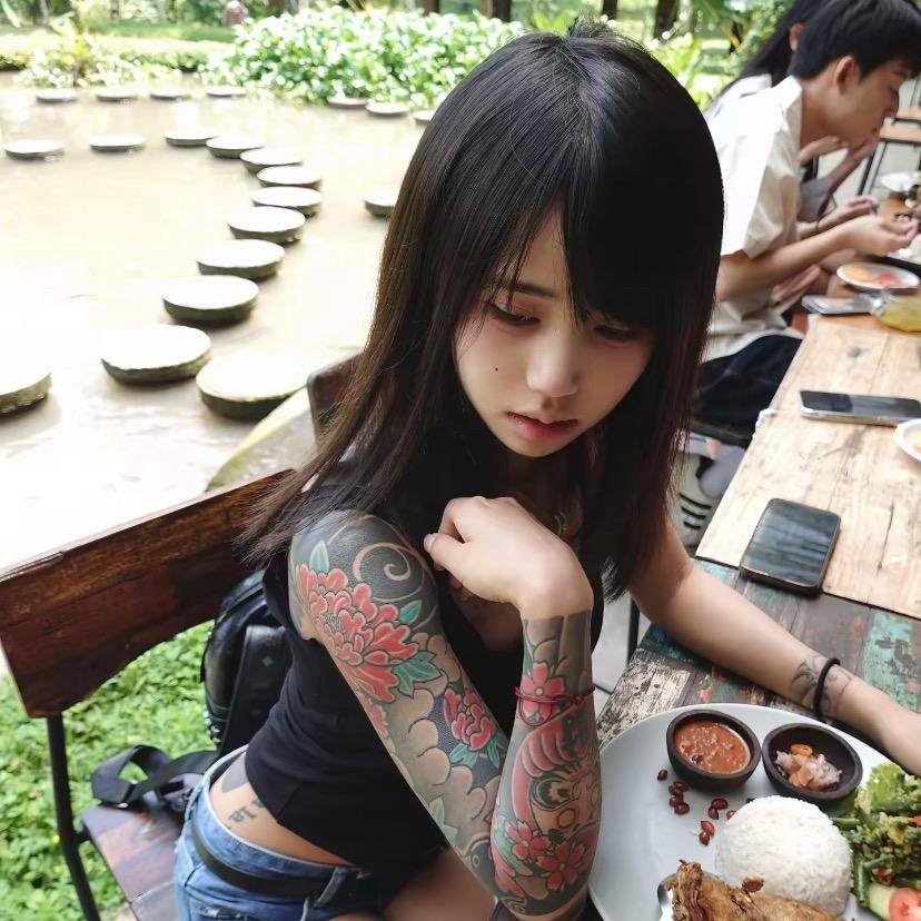 𝓬𝓱𝓲𝔀𝓪𝓷𝓰.🩶