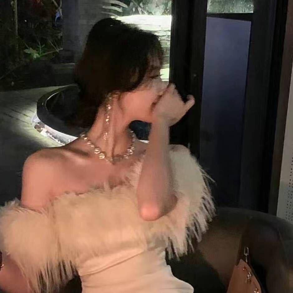 罗密欧的服饰小店