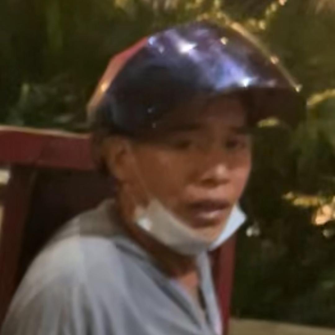 猥琐男红色三轮车版
