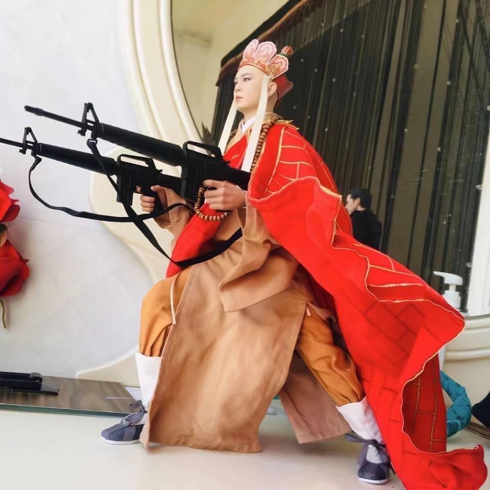 天高云淡！