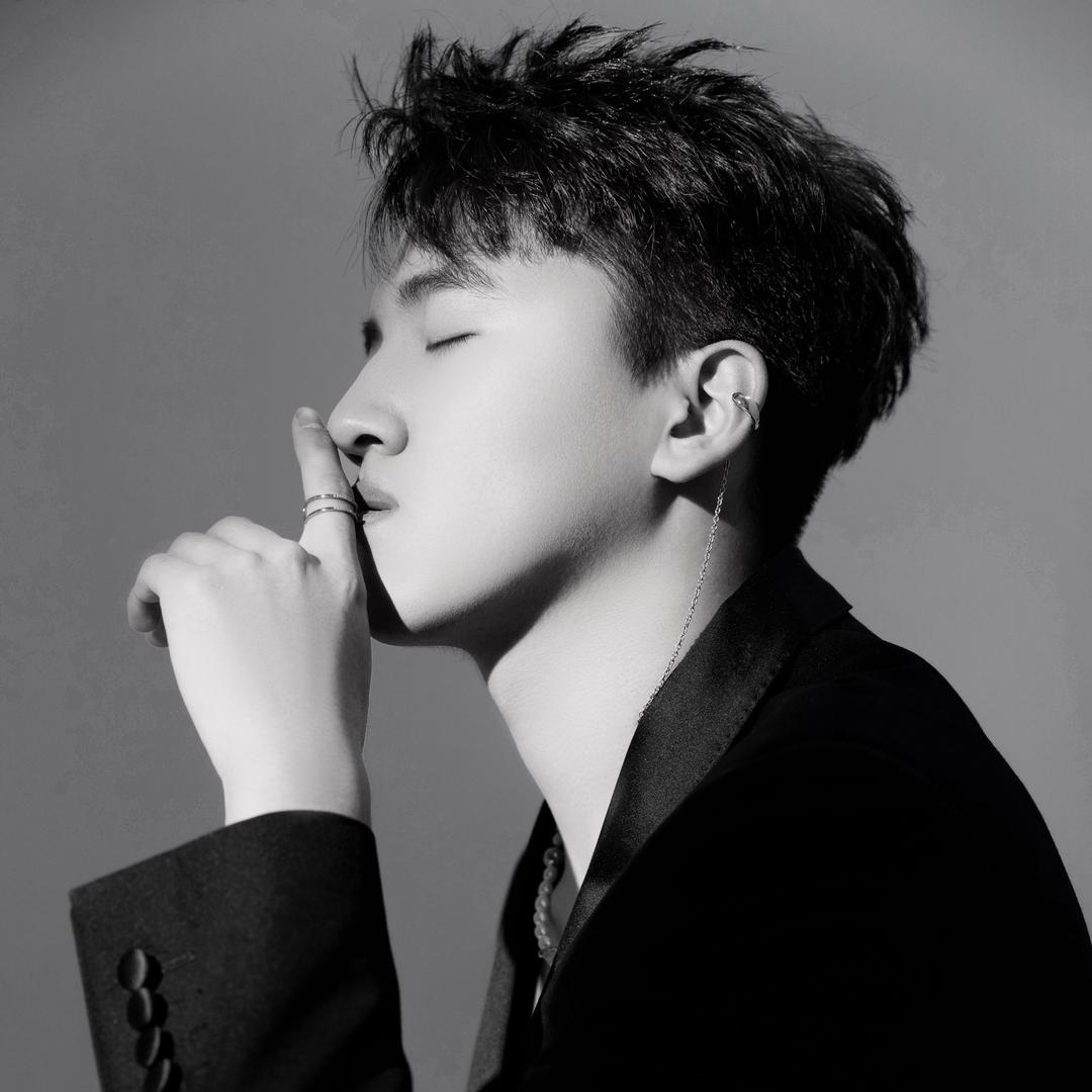 晓质专业男士氛围感卷毛