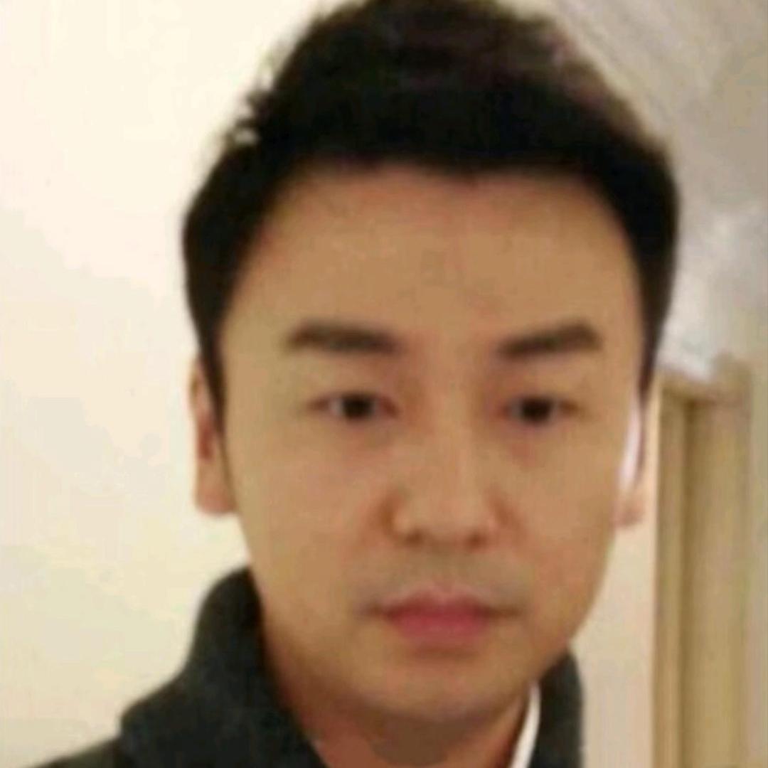 一朵风中摇曳的陈俊生