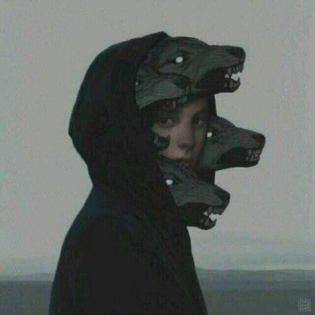 L“