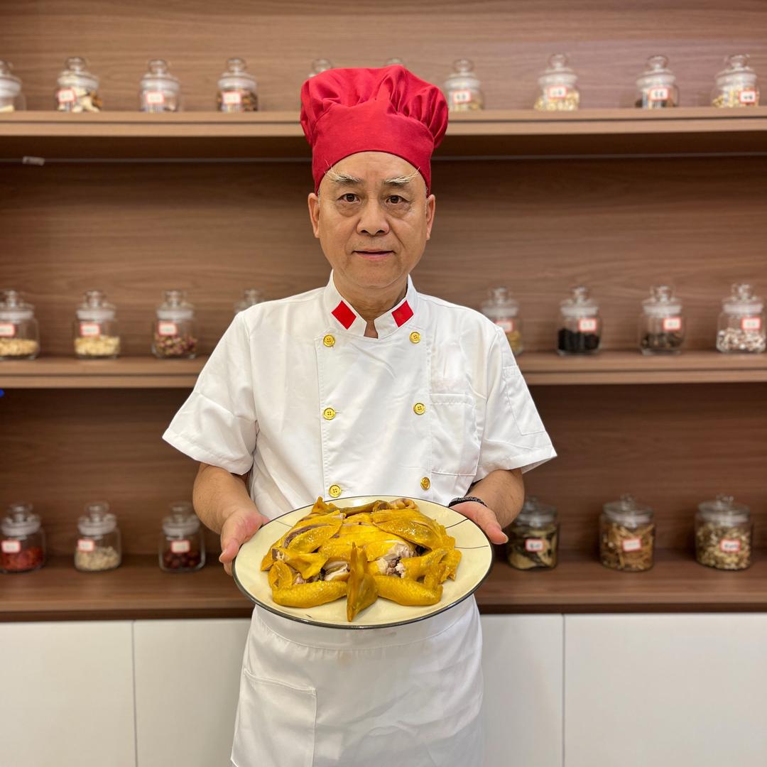 白眉老张．