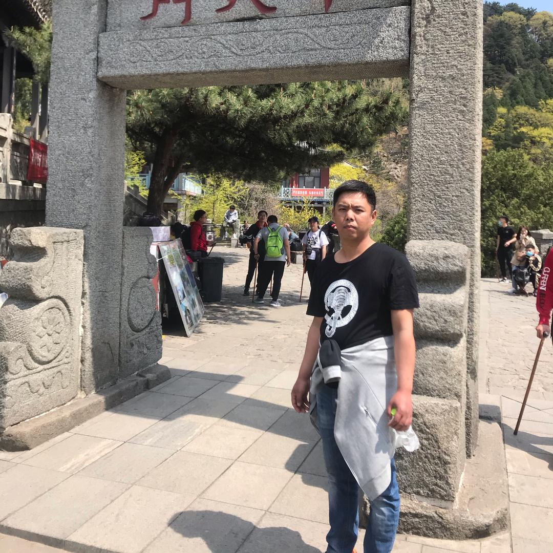 三哥(醉酒的男人)
