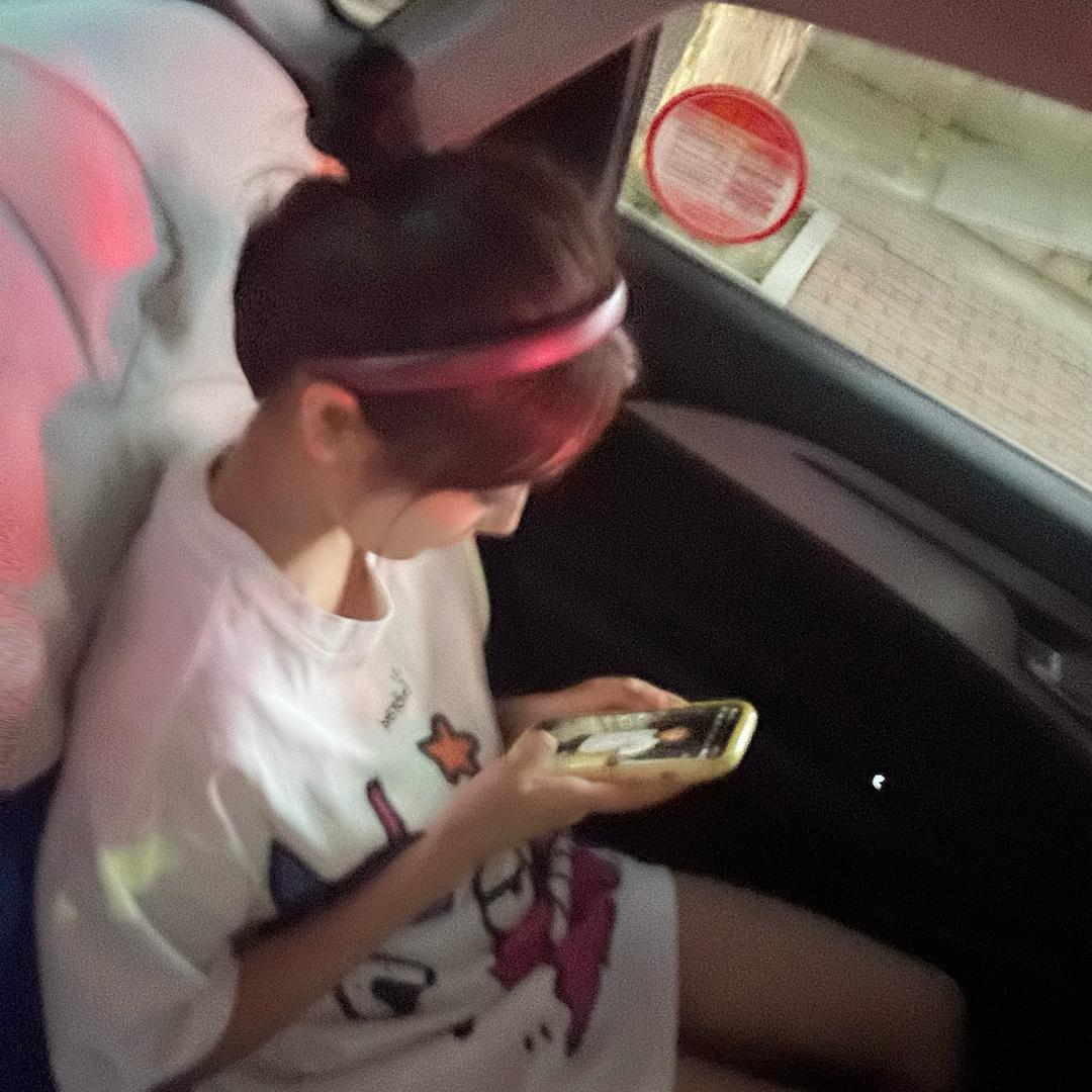 爱吃鸡脚筋的公主