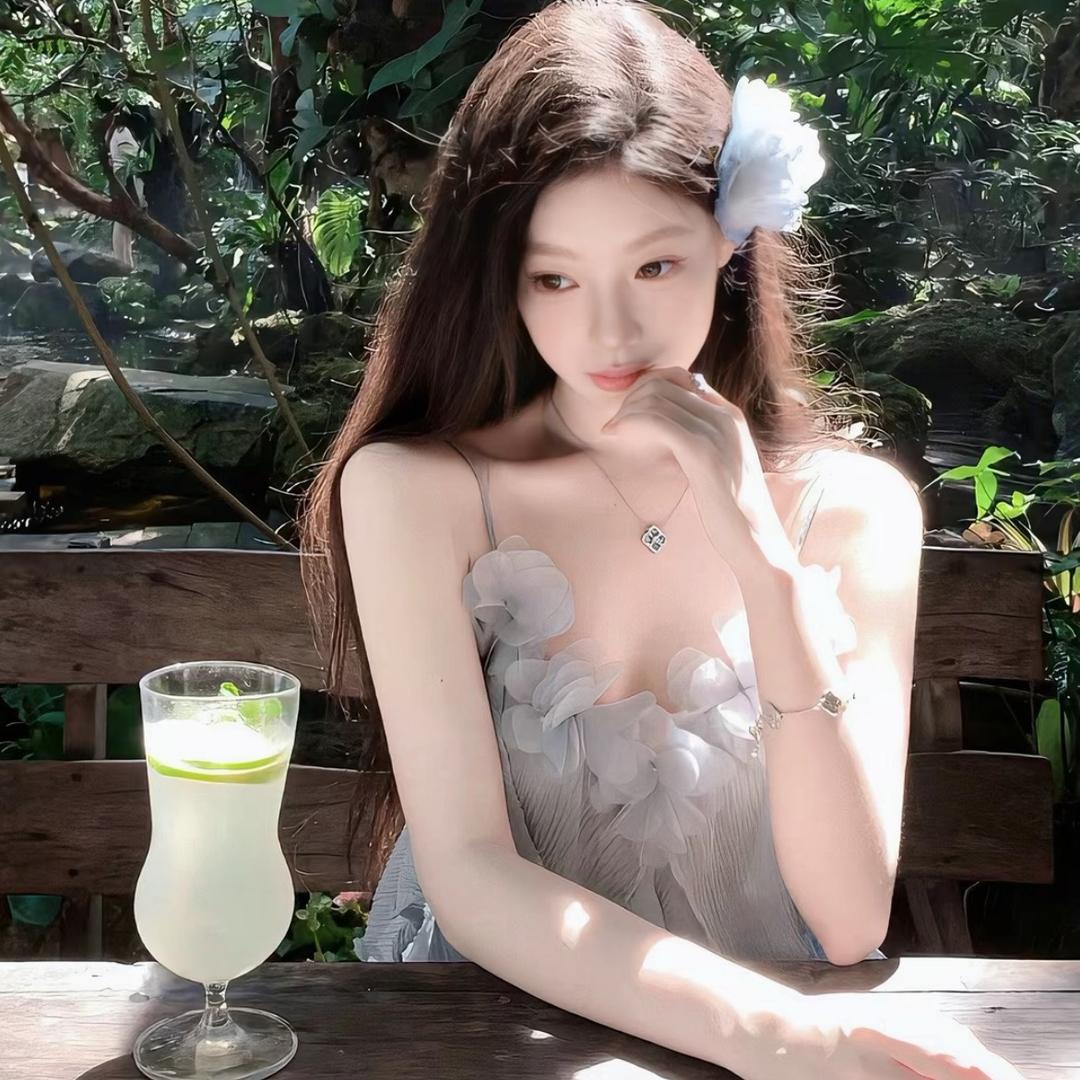 纯情母蟑螂            🪳