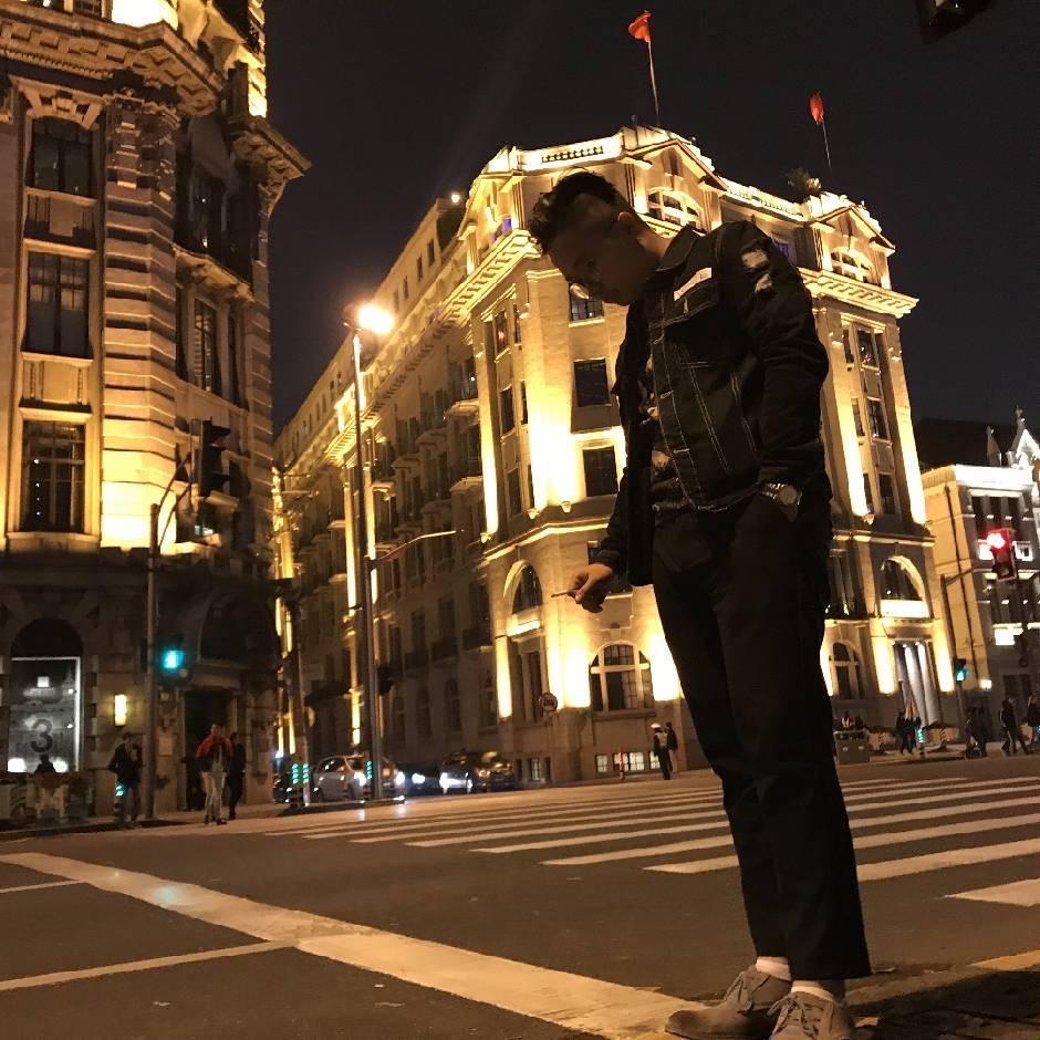 弹古筝的林主任