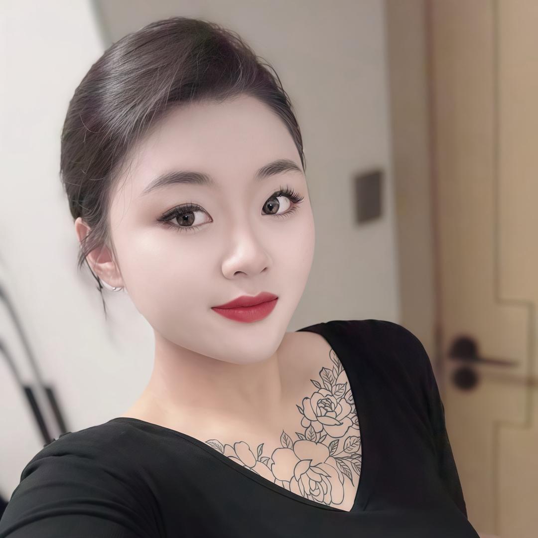 佳佳 .