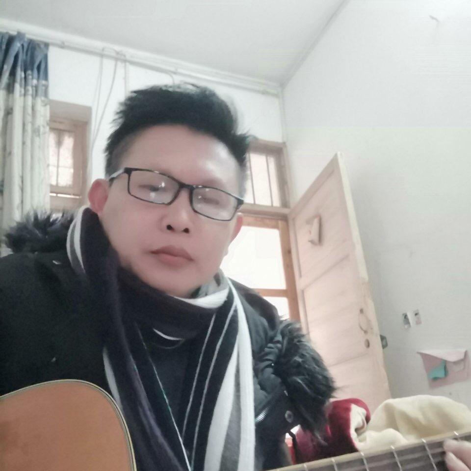 喳喳辉