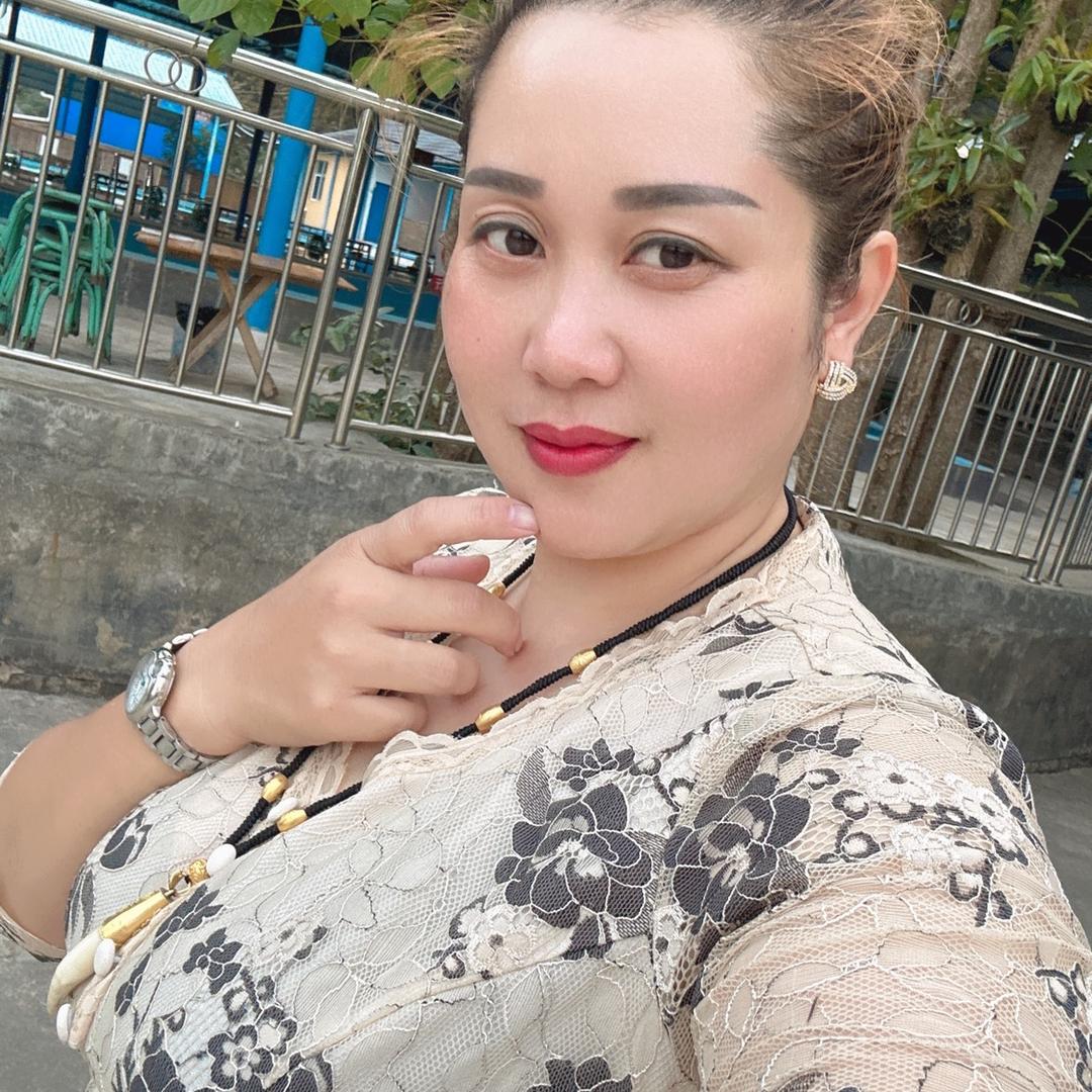 孟连娜允游泳池