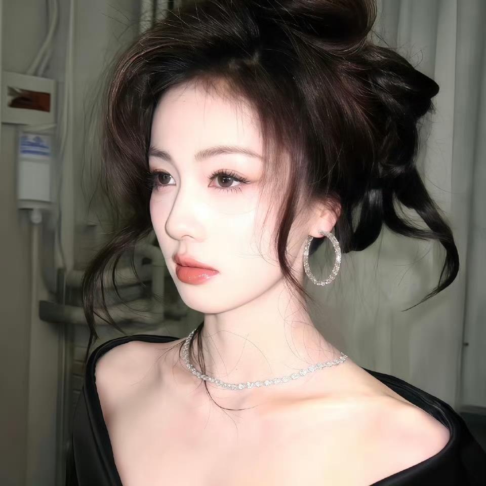 人丑没钱话还多