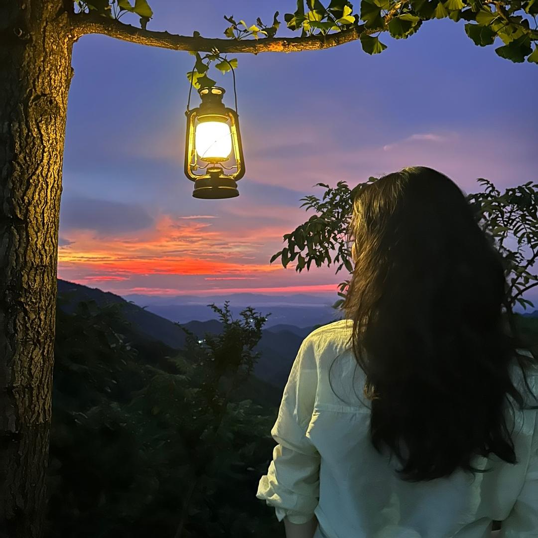 睡不着的小媛在路上